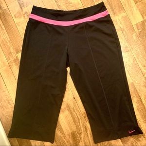 Nike Women’s Capris (Sz M)